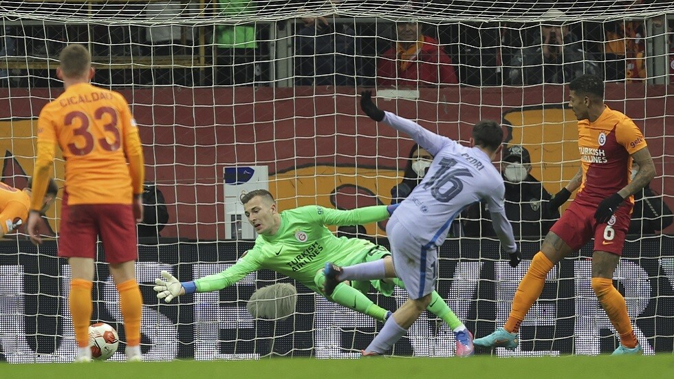 برشلونة يعود من تركيا ببطاقة العبور لدور الثمانية لـ