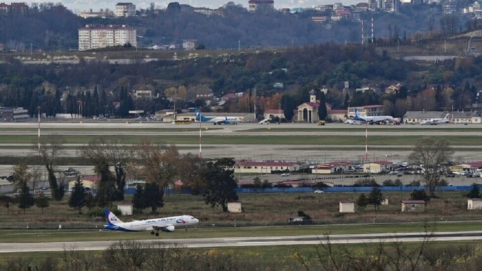 روسيا تمدد حظر الطيران إلى مطارات جنوب ووسط البلاد حتى 26 مارس