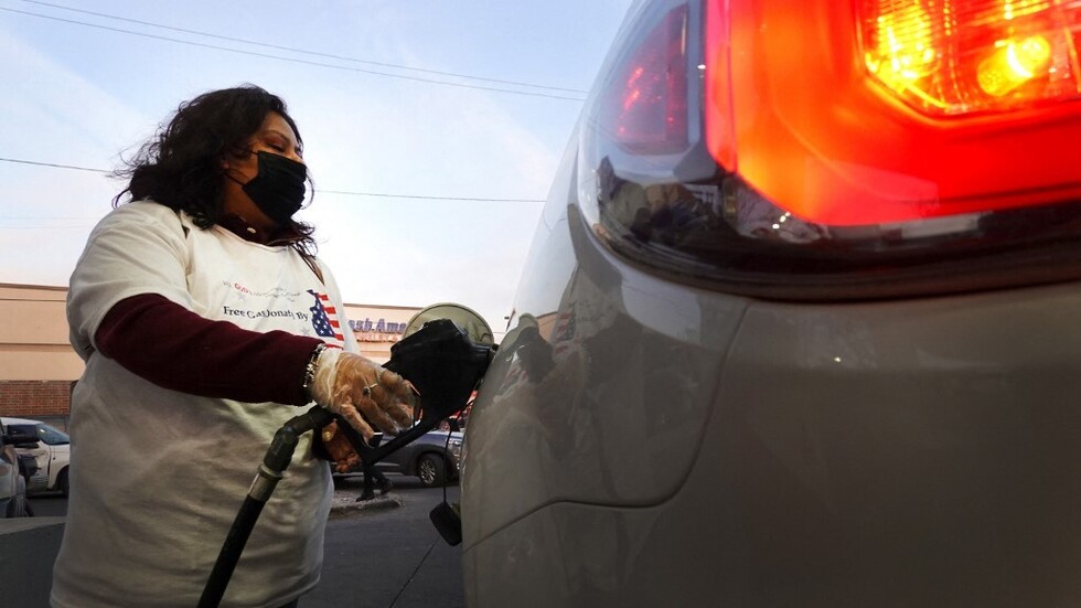 وكالة الطاقة الدولية تدعو إلى خفض استهلاك النفط في ظل مخاوف بشأن الإمدادات