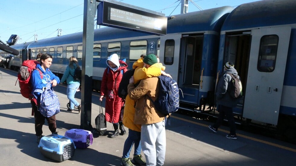 القناة 12 الإسرائيلية: لاجئات أوكرانيات يتعرضن لابتزاز للعمل بـ