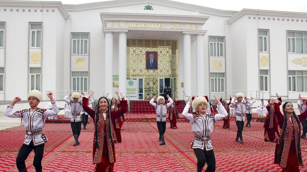 نجل رئيس تركمانستان السابق يصبح رئيسا للبلاد