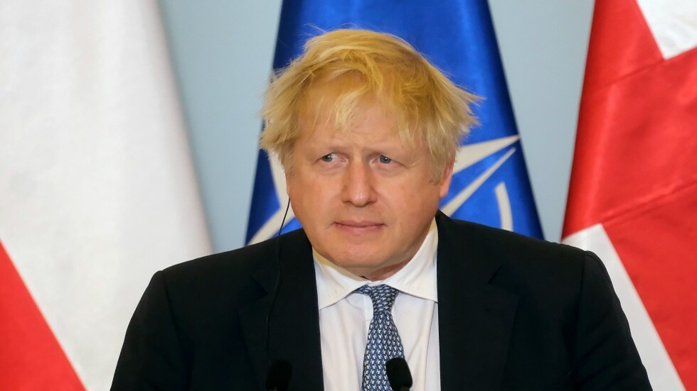 جونسون: عرضت على زيلينسكي اللجوء إلى بريطانيا