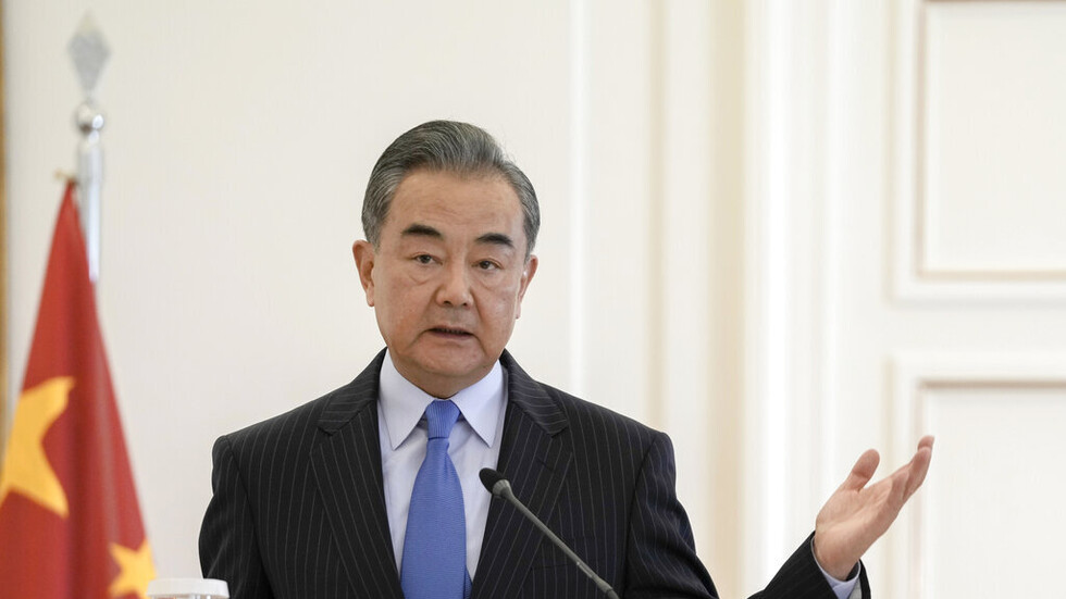 بكين ترفض الاتهامات غير المبررة تجاهها بشأن الأزمة الأوكرانية