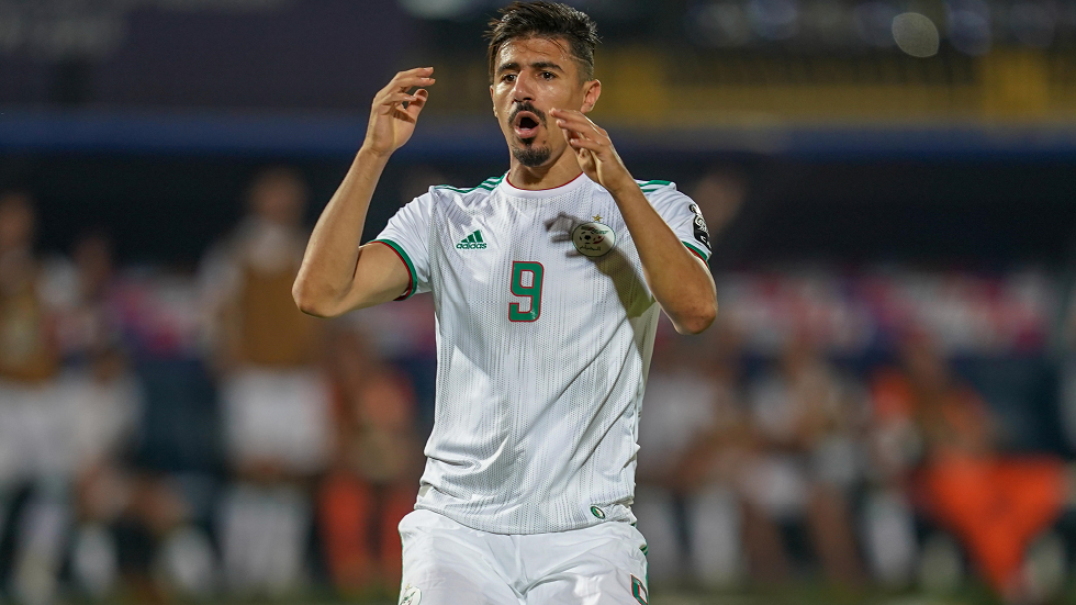 أول تعليق لبونجاح بعد استبعاده من تشكيلة الجزائر لمواجهة الكاميرون