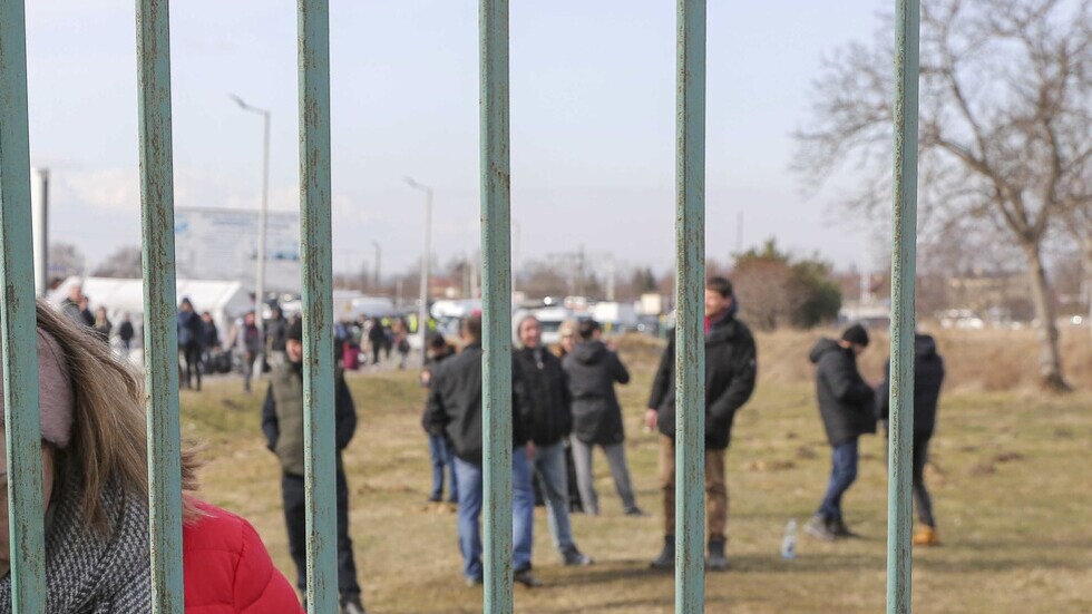 شاب إيراني يروي المواقف العنصرية والضرب الذي تعرض له من القوات الأوكرانية في رحلة فراره (فيديو)