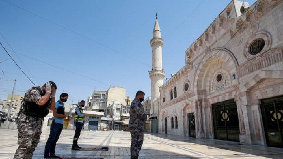 الأردن يرفع بعض قيود 