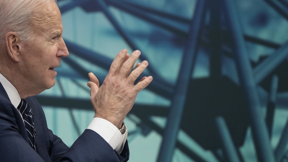 الغارديان: لعنة رئاسة بايدن