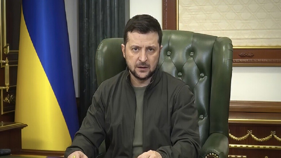 زيلينسكي مستعد لبحث قضايا القرم ودونباس مع بوتين