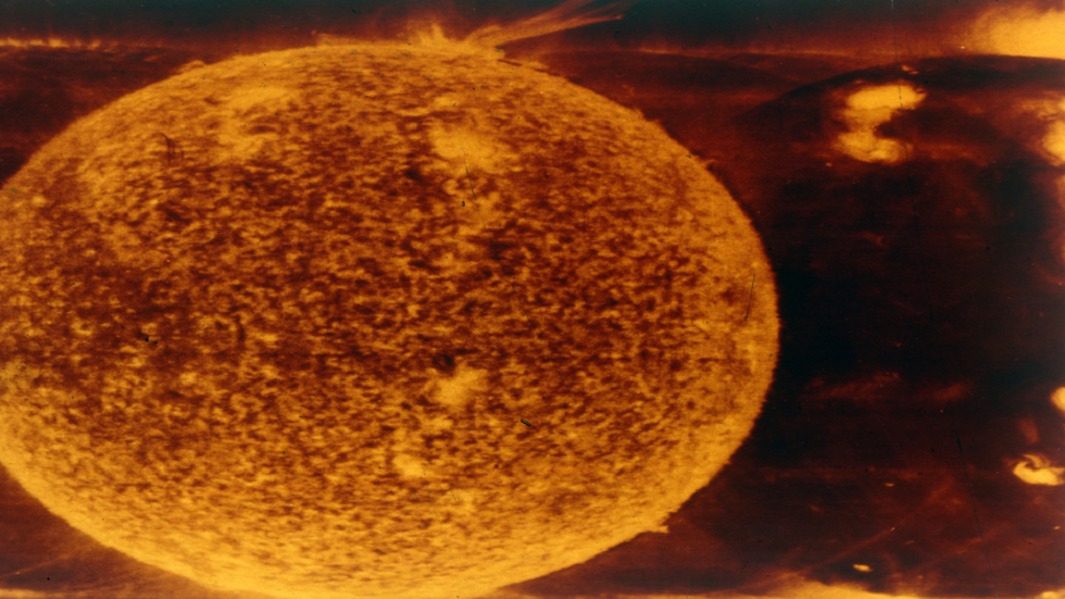 كيف يمكن لعاصفة شمسية كبيرة أن تغير العالم تماما؟!