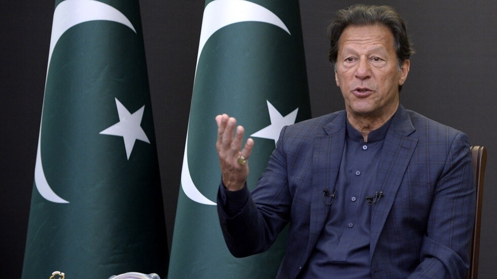 عمران خان يحث العالم الإسلامي على الوساطة في حرب أوكرانيا