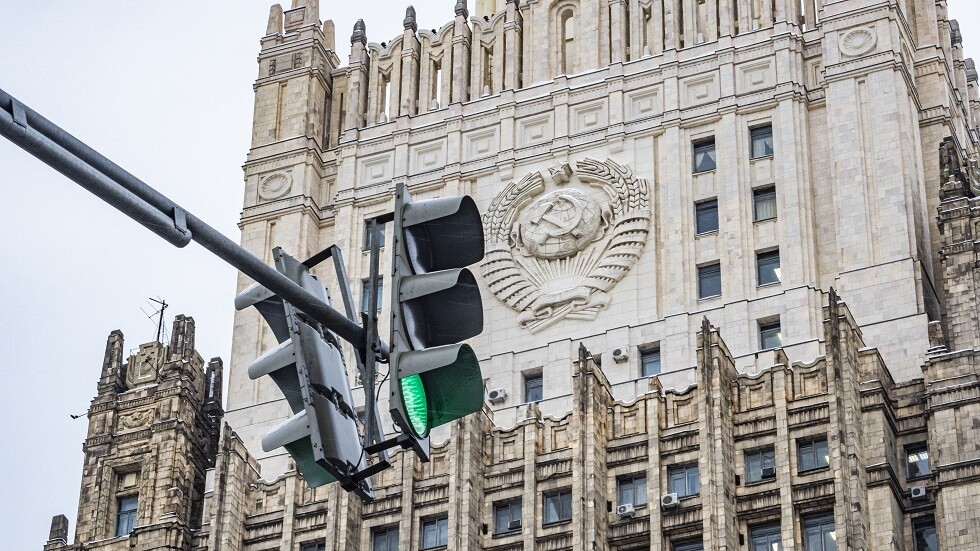 وارسو لا تستبعد طرد السفير الروسي لديها