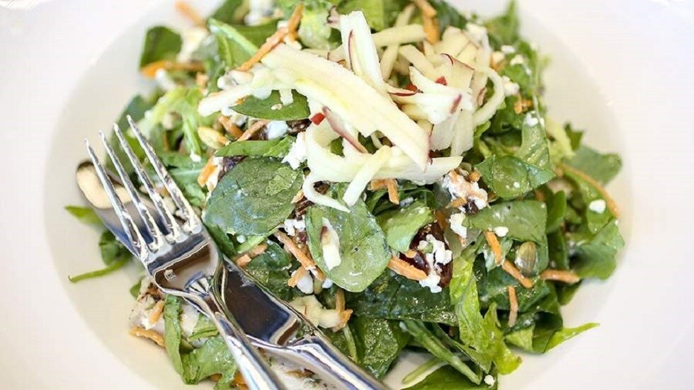 أخصائية الغدد الصماء تكشف فوائد السبانخ لصحة الإنسان