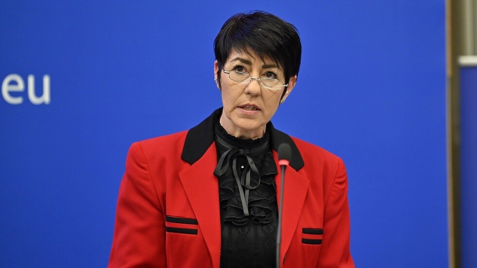 عضو بالبرلمان الأوروبي تطالب بطرد رئيس الوزراء الكندي بسبب وصف أطلقه على بوتين