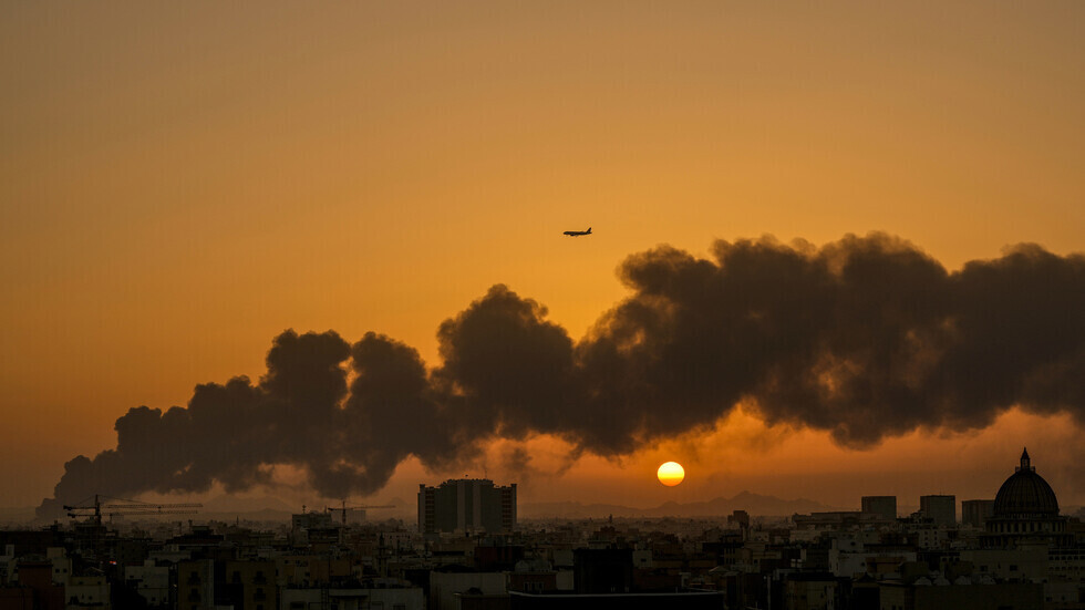 خبير عسكري مصري سابق يتحدث لـRT عن بصمات أمريكية في الهجوم الأخير على السعودية