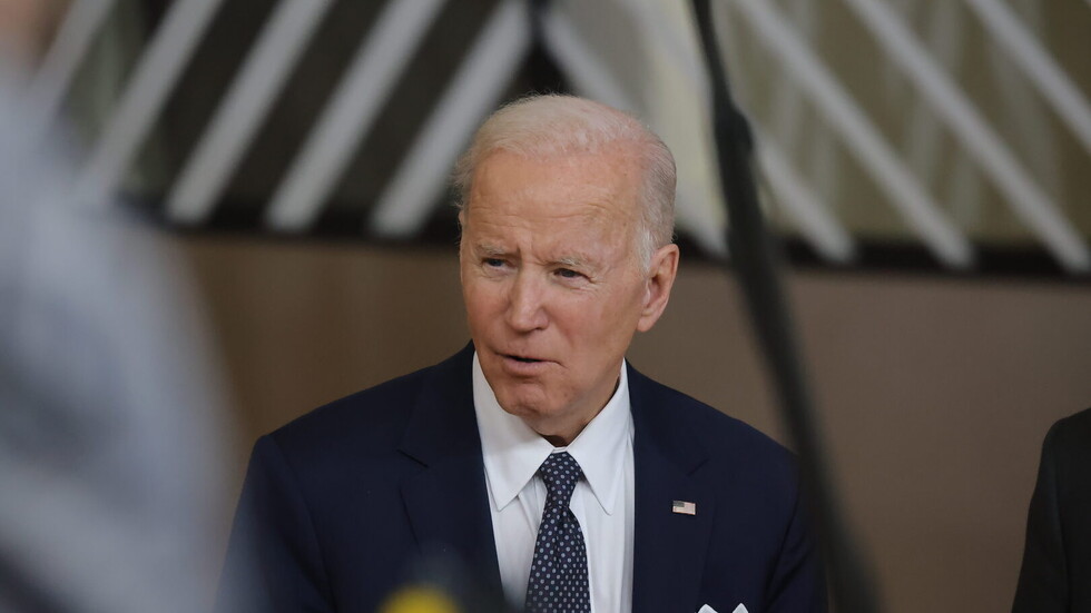 بالفيديو.. بايدن يتلعثم ويخطىء في تسمية مدينة ماريوبول