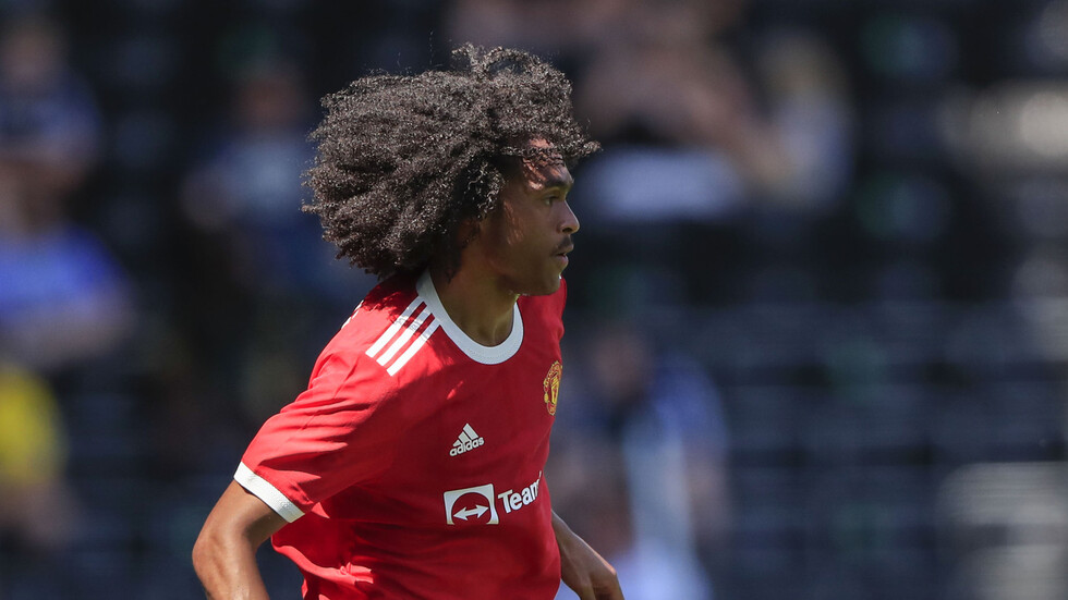 سرقة لاعب مانشستر يونايتد تحت تهديد السلاح في منزله