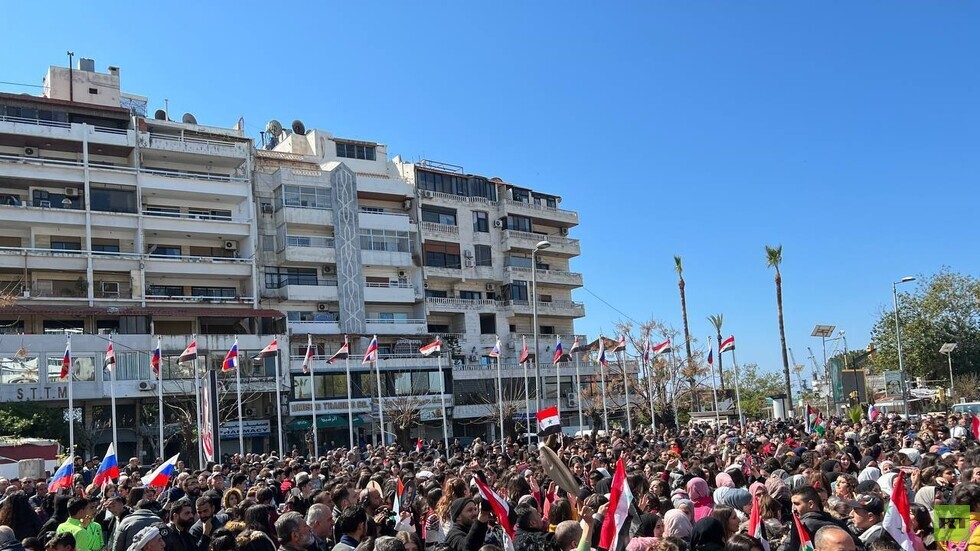 سوريا.. وقفة تضامنية مع روسيا في اللاذقية (فيديوهات + صور)