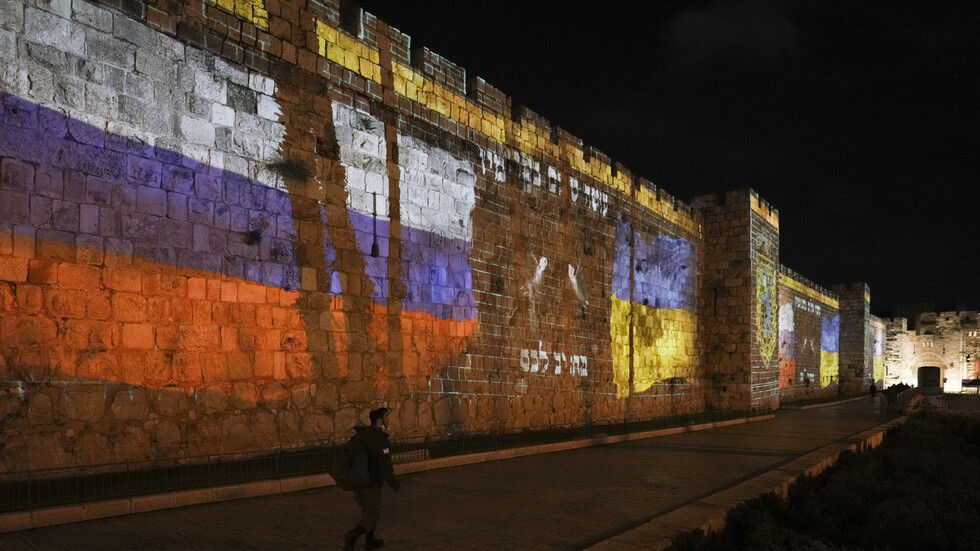 تقرير عبري: الولايات المتحدة طلبت من إسرائيل تقديم مساعدة عسكرية لأوكرانيا