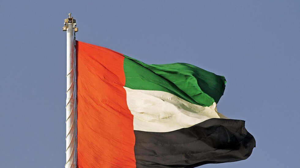 "صنع في الإمارات".. أول سيارة كهربائية