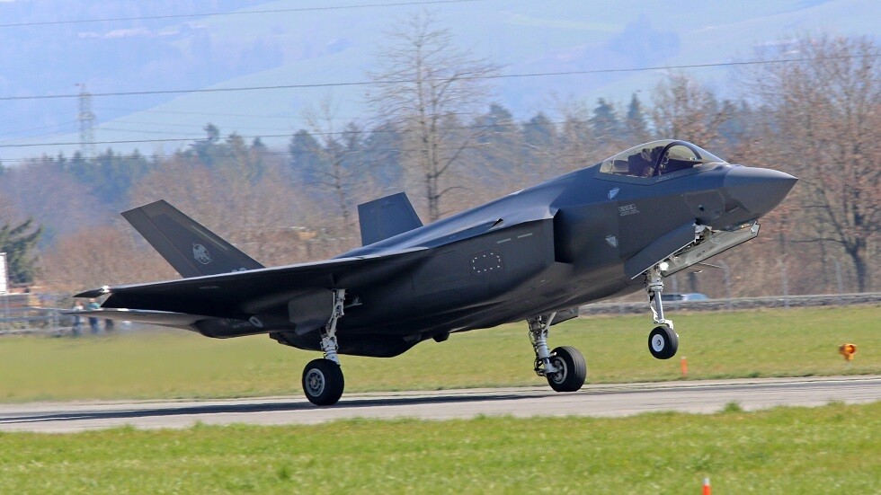 كندا تبدأ محادثات مع "لوكهيد مارتن" الأمريكية لشراء مقاتلات "إف-35"