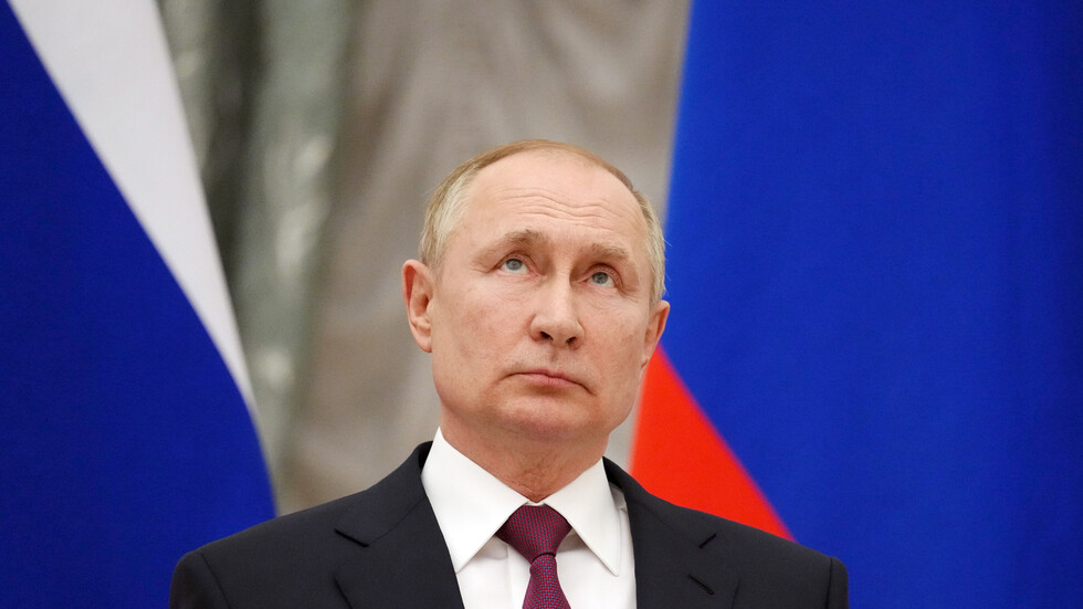 "بلومبيرغ": انقسام داخل حلف "الناتو" حول التفاوض مع روسيا ومواصلة تسليح أوكرانيا