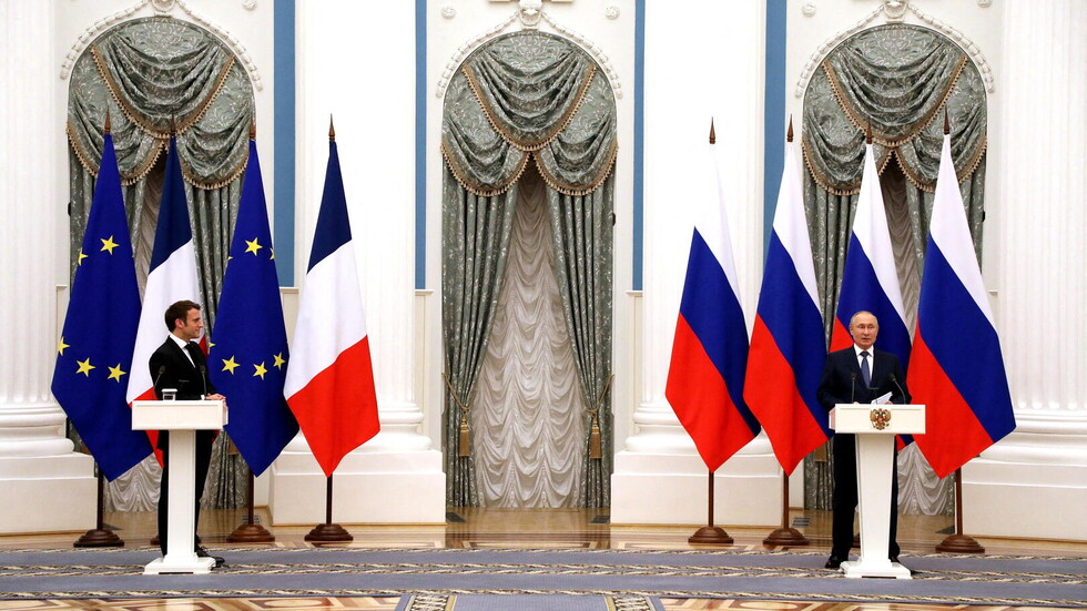 ماكرون بصدد الاتصال مع بوتين الثلاثاء