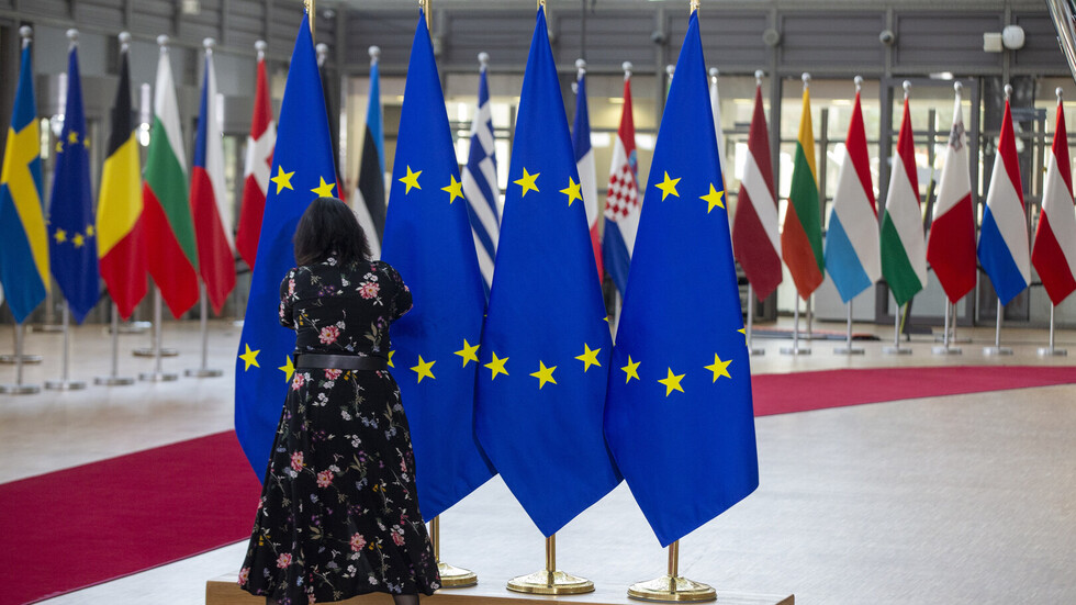 سبع دول أوروبية تدعو مواطنيها لعدم التطوع للقتال إلى جانب الجيش الأوكراني