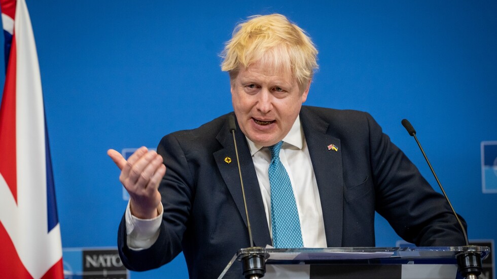 الشرطة البريطانية تفرض اليوم غرامات مالية على 20 شخصا بينهم جونسون