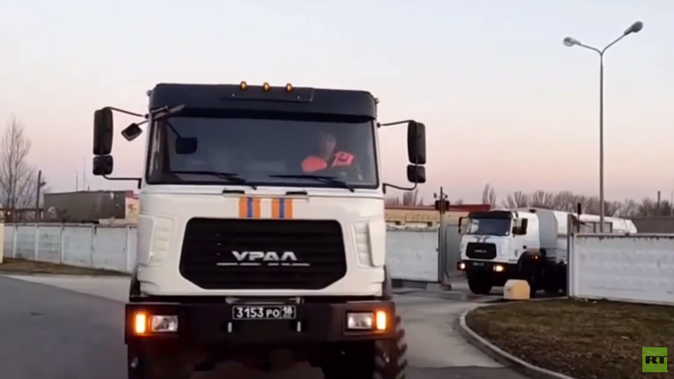 الطوارئ الروسية: قمنا اليوم بنقل أكثر من 300 طن من المساعدات الإنسانية لسكان أوكرانيا ودونباس