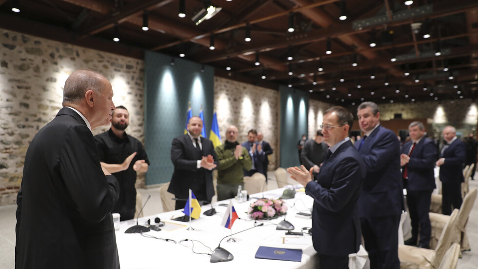 ماذا قال الإعلام الغربي في نتائج اجتماع اسطنبول بين روسيا وأوكرانيا؟