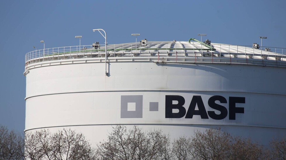 أكبر شركة كيميائية ألمانية تحذر من فرض حظر على الغاز الروسي