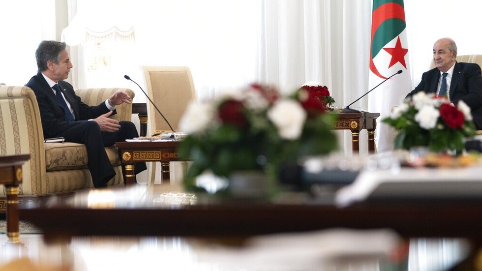 الرئيس الجزائري يستقبل وزير الخارجية الأمريكي