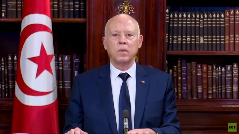 الرئيس التونسي يعلن حل البرلمان (فيديو)