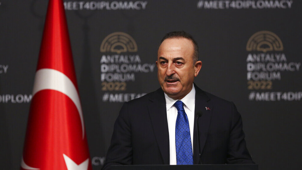 تشاووش أوغلو يكشف موعد زيارته لإسرائيل