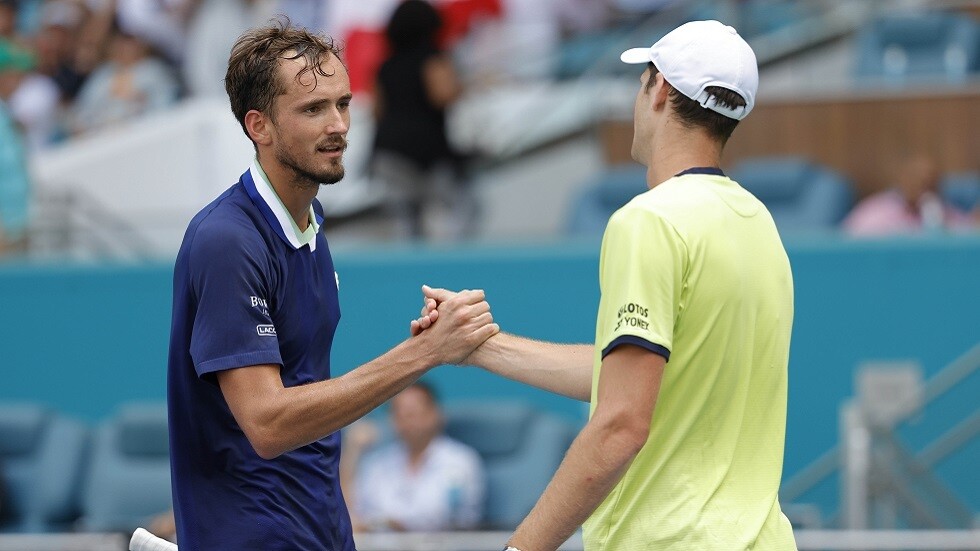 الروسي ميدفيديف يفشل في بلوغ المربع الذهبي لبطولة ميامي للماسترز