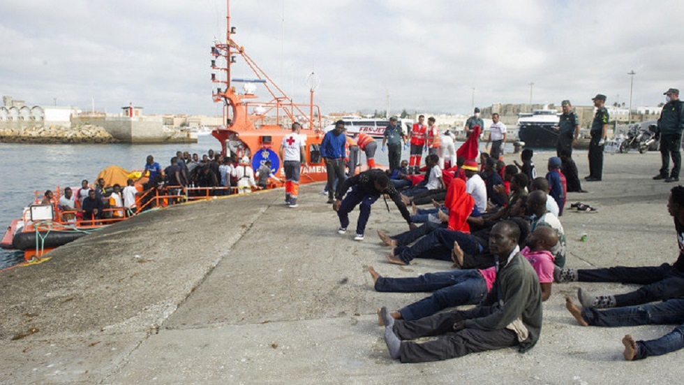 1200 مهاجر يحاولون العبور إلى جيب مليلية الإسباني شمالي المغرب
