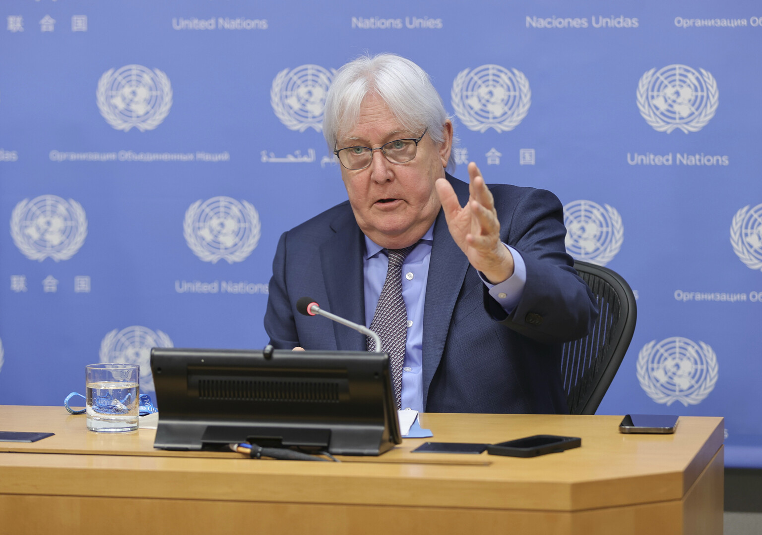 مارتن غريفيث يدعو طرفي النزاع في أوكرانيا إلى تسهيل عمل الأمم المتحدة وحماية المدنيين