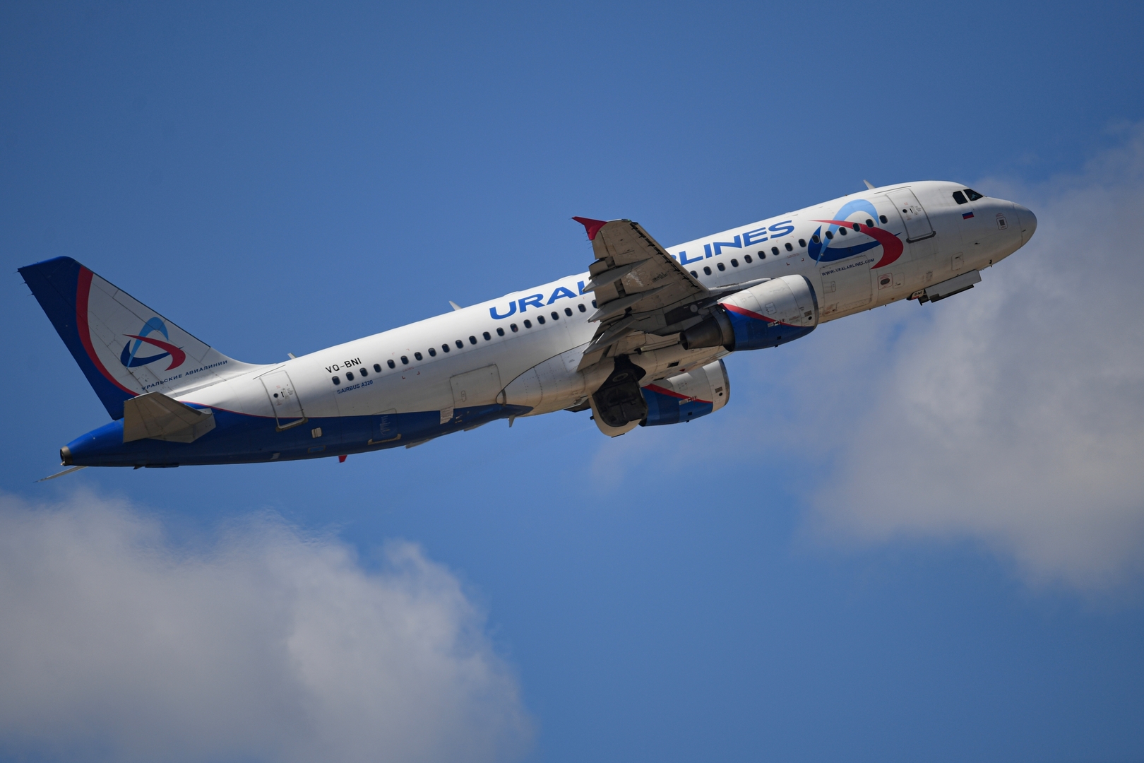 مصر تسمح لطائرة سياح روسية عالقة في شرم الشيخ بسبب العقوبات بالإقلاع إلى موسكو