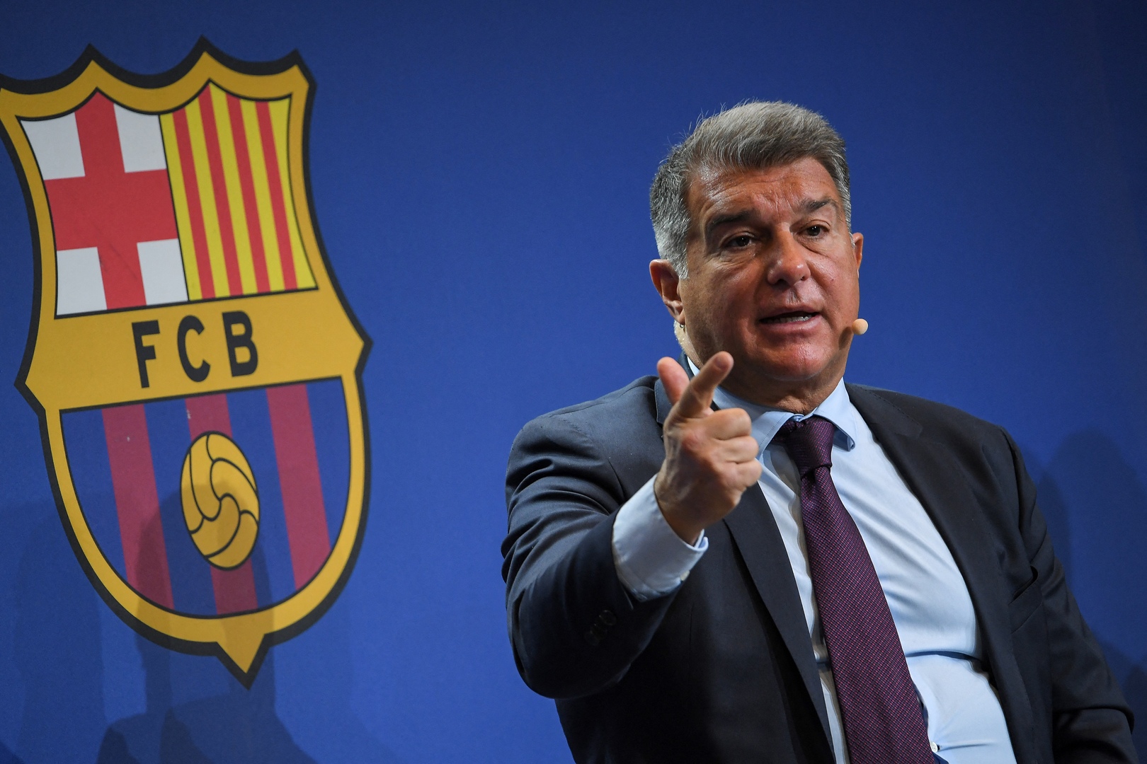 برشلونة يعلن عن ضم لاعب تشيلسي وعرض خرافي لهالاند