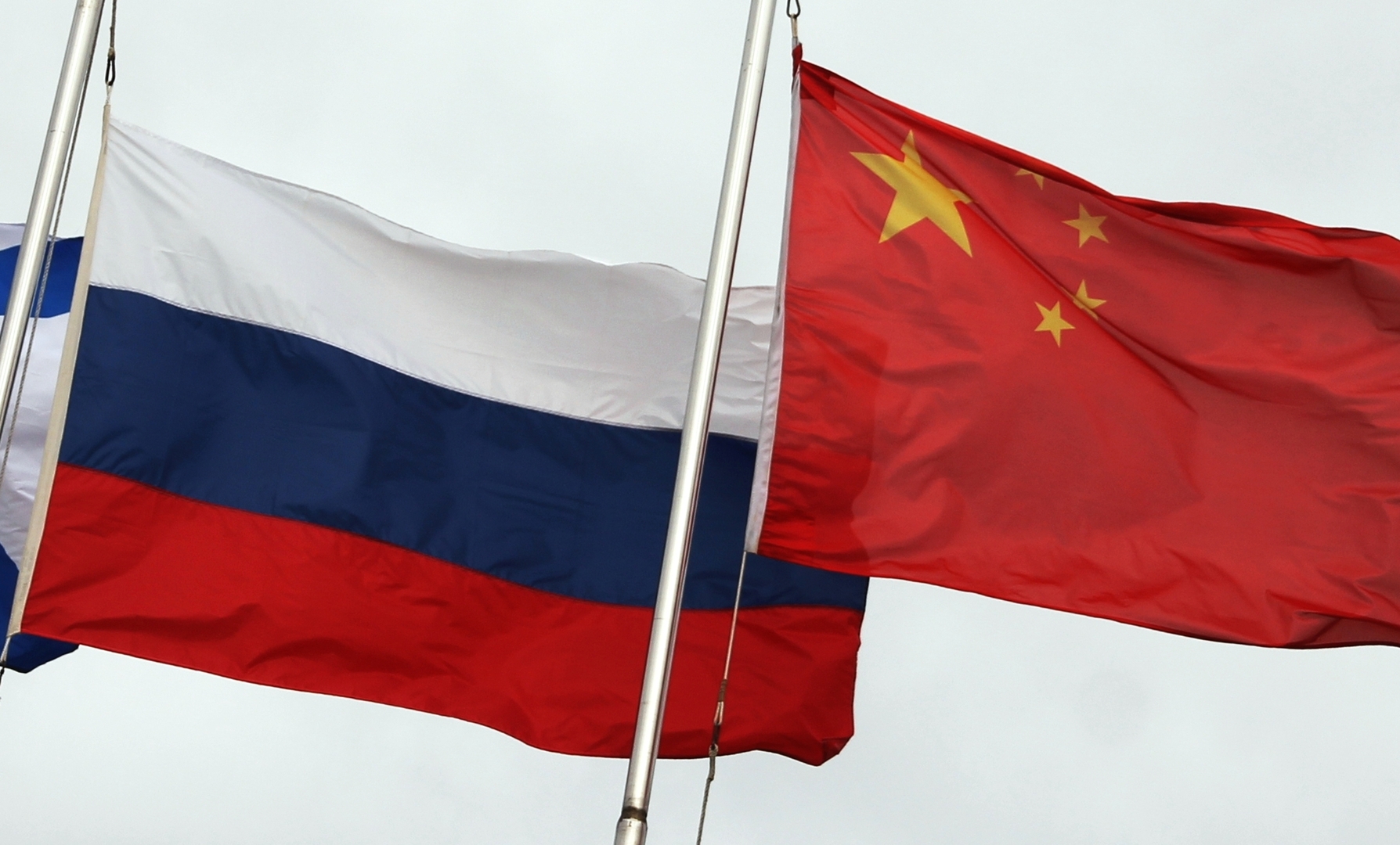 الخارجية الصينية: الجميع سيخسر من فرض عقوبات على صادرات الطاقة الروسية