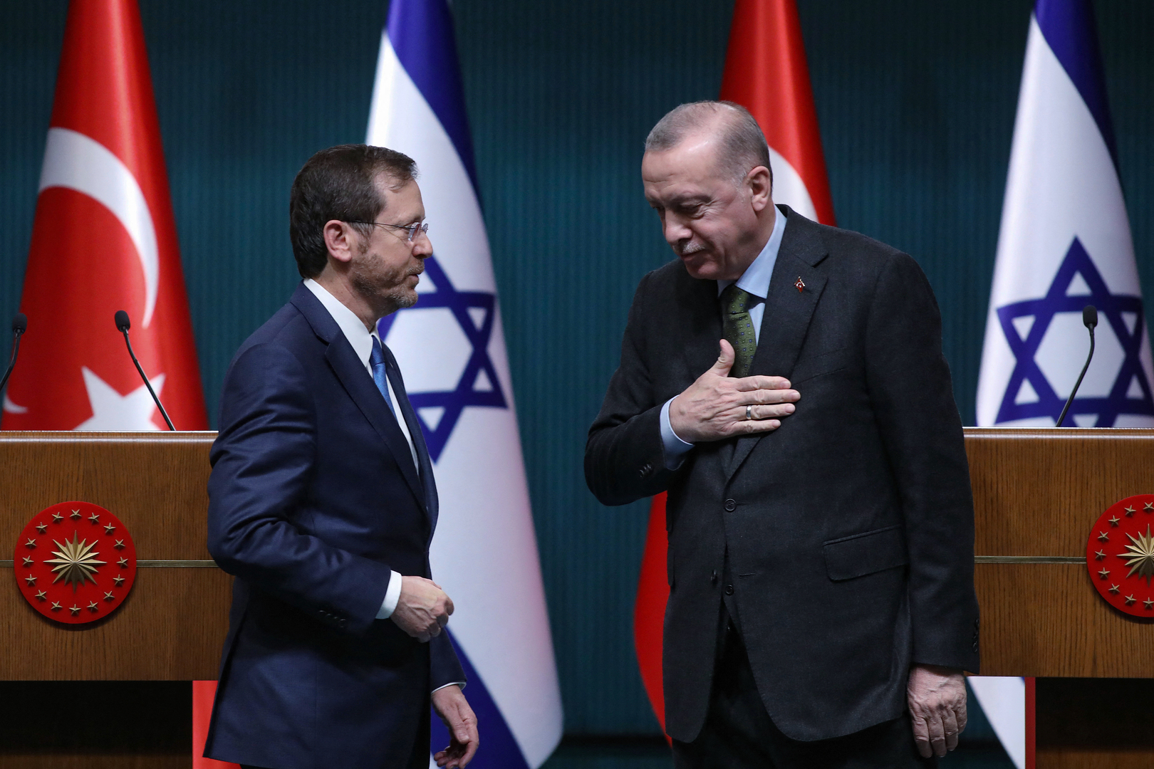 تقرير عبري: الرئيس الإسرائيلي طلب من نظيره التركي العمل ضد نشطاء 