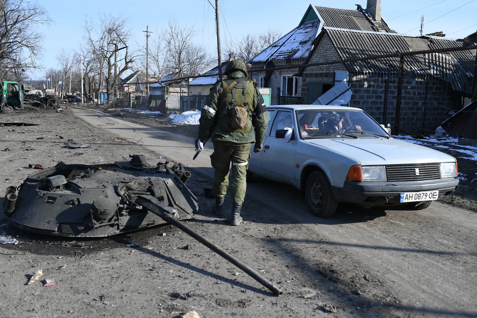 القوات الروسية تسلم غنائمها العسكرية الأوكرانية لجمهوريتي دونيتسك ولوغانسك