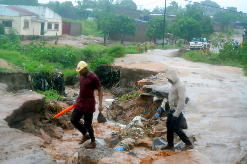 موزمبيق .. ارتفاع حصيلة ضحايا إعصار 
