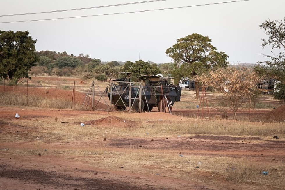 مصادر: مقتل 21 شخصا في النيجر بهجوم على حافلة وشاحنة قرب بوركينا فاسو