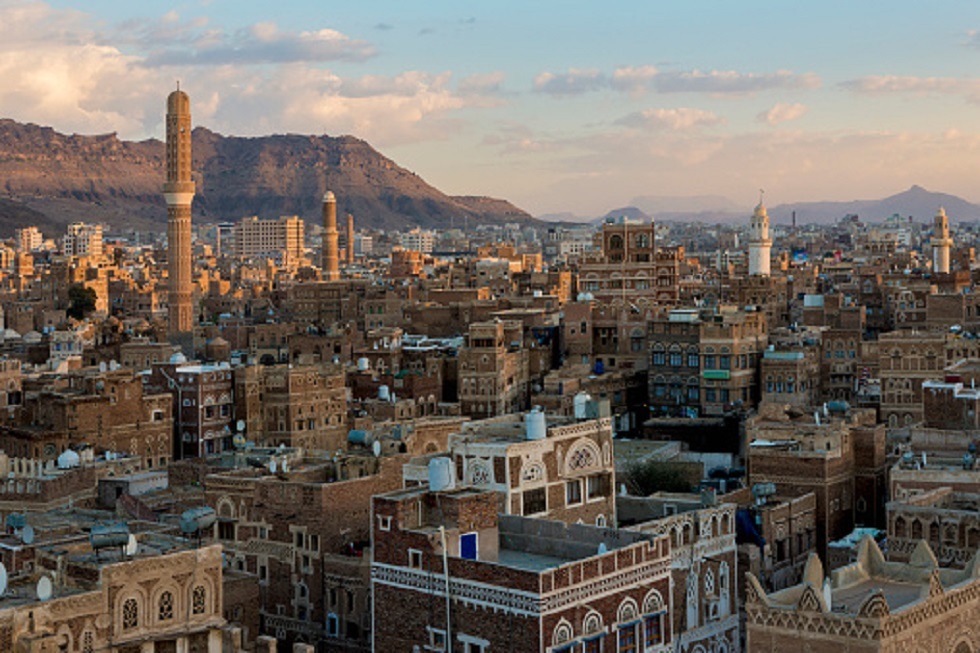 الإمارات تتطلع لحل سلمي يقوده ويمتلكه اليمنيون