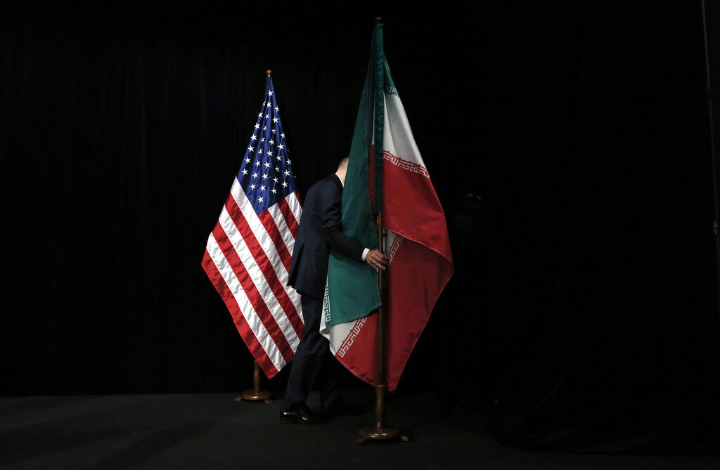 بينيت ولابيد يدعوان إلى عدم إزالة الحرس الثوري الإيراني من قائمة الإرهاب