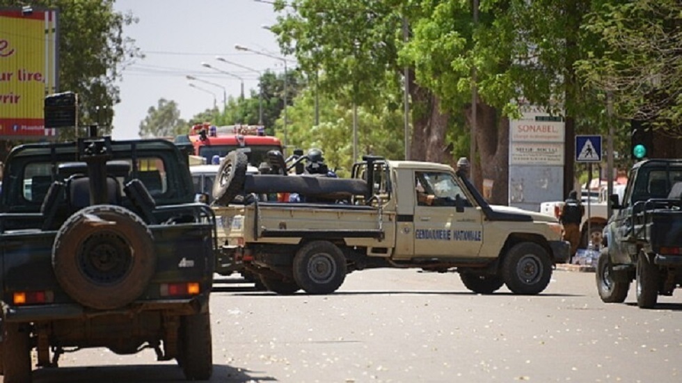 مصادر: مقتل 21 شخصا في النيجر بهجوم على حافلة وشاحنة قرب بوركينا فاسو