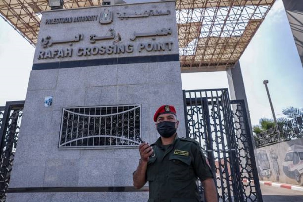 السلطات المصرية تغلق معبر رفح البري حتى يوم الأحد