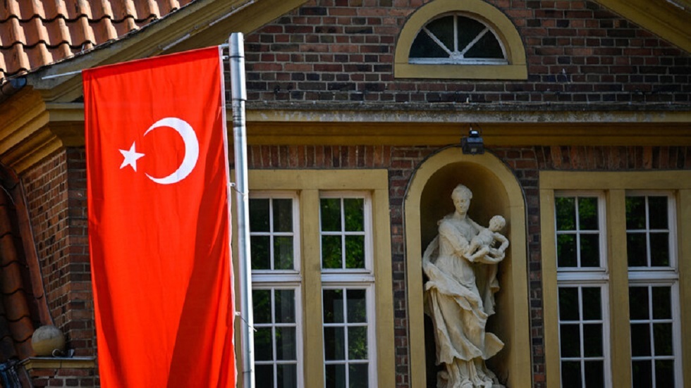 مسؤول تركي: حان الوقت لقيام واشنطن بتسليم زعيم منظمة 