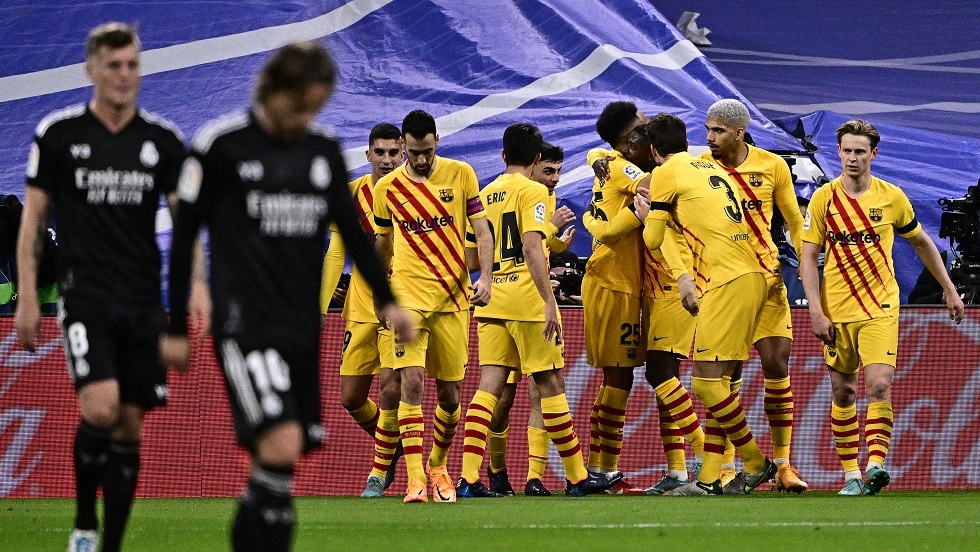 ريال مدريد يتعرض لهزيمة مذلة في عقر داره أمام برشلونة